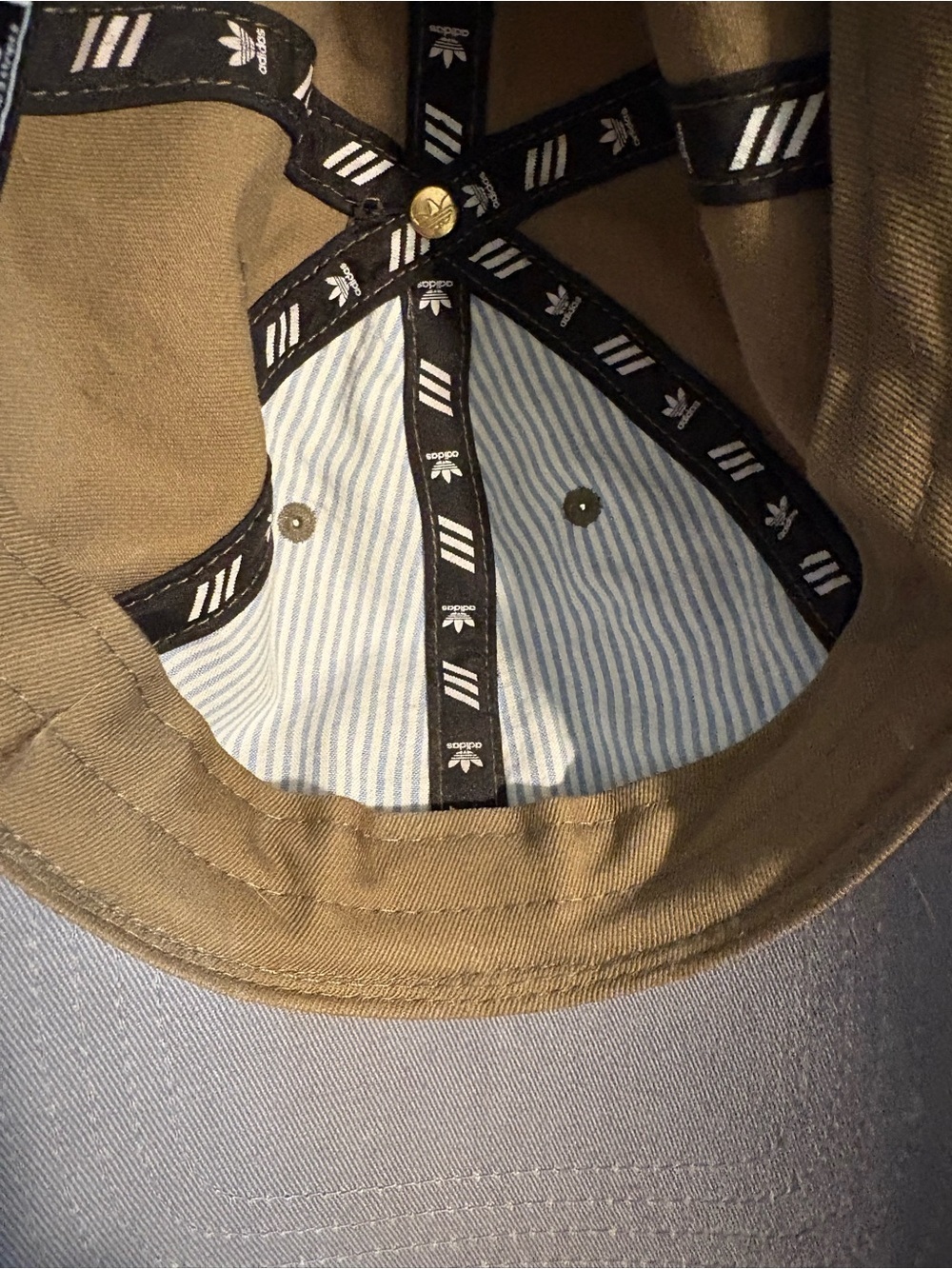 olive green adidas hat - Picture 2 of 2